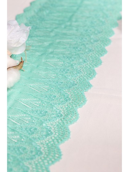 TABLE RUNNER PERSIAN LACE GREEN 18CM X 5M