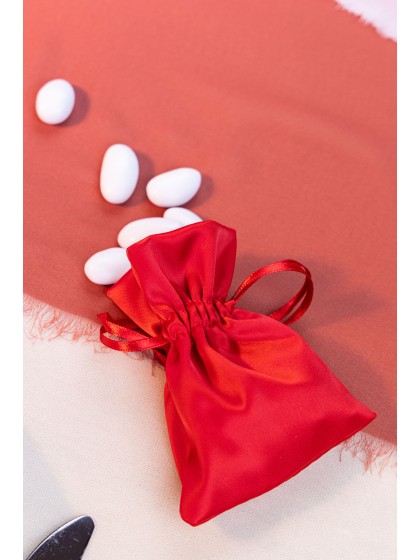 SACHET 4 BOURSES ROUGES SATIN 8CM X 10CM