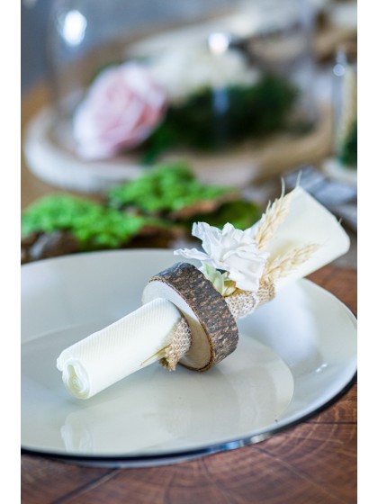 8 WOODEN NAPKIN RINGS DIA 3CM X 1.8CM