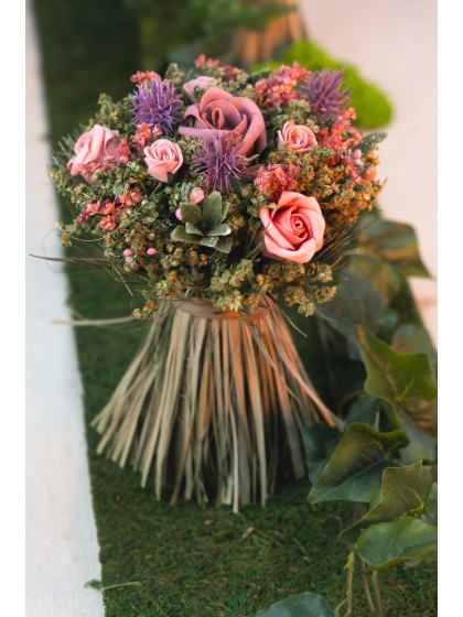 BOUQUET CHAMPETRE ROSES AV FEUILLAGES DIA 16CM X 20CM