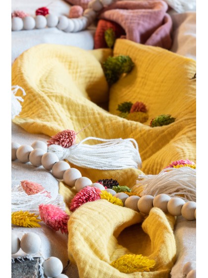 TABLE RUNNER COTTON EMBOSSED MUSTARD 26CM X 3M