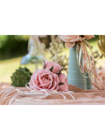 BUNCH OF 3 POWDER PINK ROSES 16CM X 10CM X 70CM