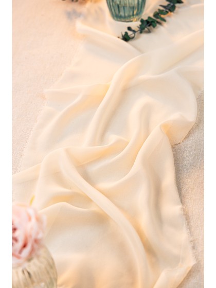 IVORY TOUCH OF WIND TABLE RUNNER 28CM X 5M