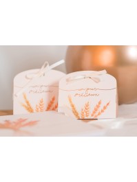 4 CARTON CANDY BOXES UN JOUR PRECIEUX 10.2CM X 5CM X 8CM