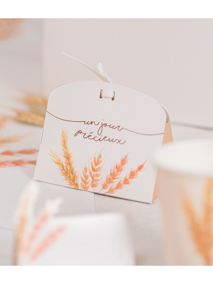 4 CARTON CANDY BOXES UN JOUR PRECIEUX 10.2CM X 5CM X 8CM