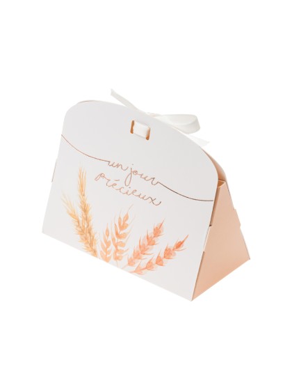 4 CARTON CANDY BOXES UN JOUR PRECIEUX 10.2CM X 5CM X 8CM