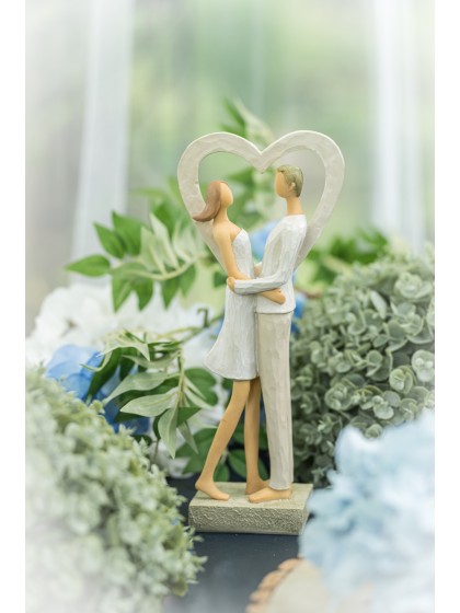 STANDING COUPLE LOVE MOMENT 11.5CM X 6CM X 27.5CM