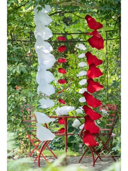 GARLAND WITH 10 BIG WHITE ROSE PETALS 28CM X 28CM X 180CM