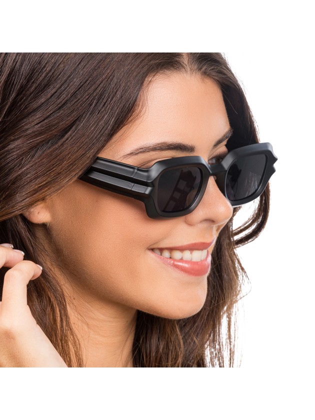 LUNETTES MONTURE TEXTUREE MATTE NOIRE 14.5CM X 15CM X 4.5CM