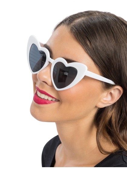 WHITE HEART GLASSES 15CM X 14.5CM X 6CM