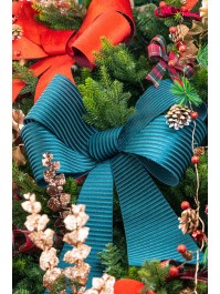 1 GREEN CORDUROY VELVET BOW 22.9CM X 39.1CM