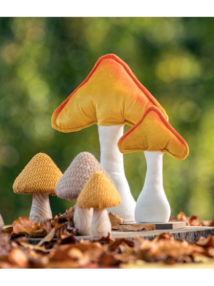 PILZ SAMT ORENGEL/JAUNE AUF HOLZSOCKEL 23CM X 5CM X 30CM