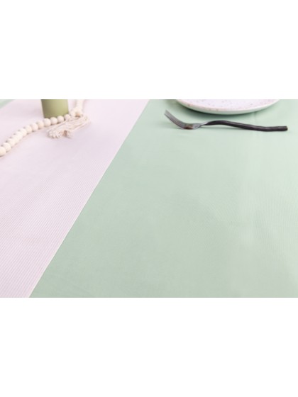 GEFALTETE TISCHDECKE TOUCHE DE VENT GRÜN SALBEI 140CM X 240CM