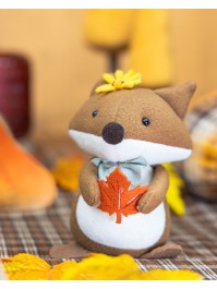 BROWN/WHITE FLORA FOX 11CM X 10CM X 15CM