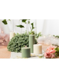 SÄULENKERZE GERIEFELT GRÜN SALBEI DIA 5CM X 15CM