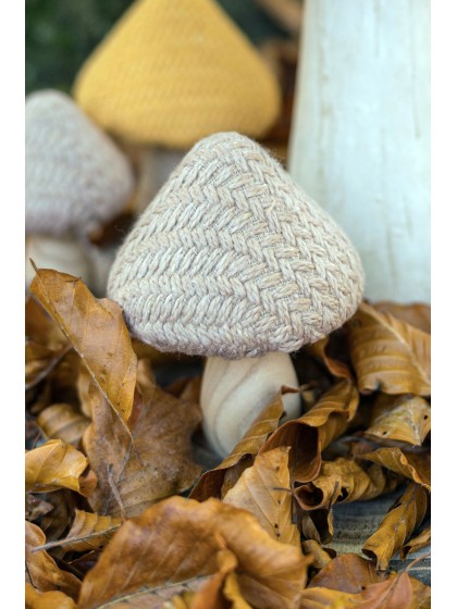 BEIGE KNIT MUSHROOM ON WOODEN BASE DIA 9.5CM X 14CM