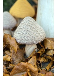 BEIGE KNIT MUSHROOM ON WOODEN BASE DIA 9.5CM X 14CM