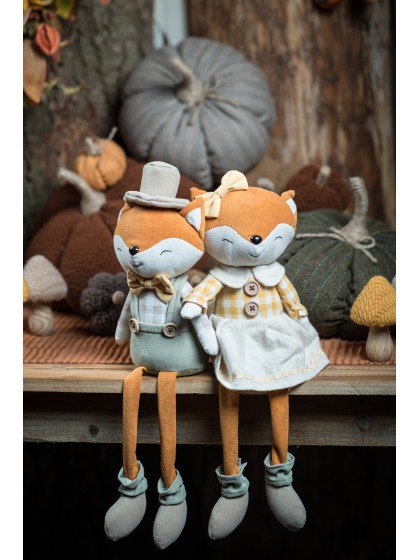 BIG SITTING FOX FABRIC WITH BOW AND HAT - 2 ASS GIRL AND BOY 9CM X 14CM X 43CM HT 