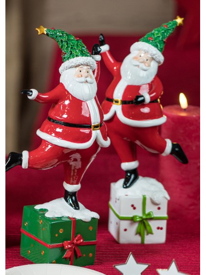 WEIHNACHTSMANN KUNSTHARZ HUT TANNE AUF UN GESCHENK - 2 SORT. 17.5CM X 12.5CM X 36CM