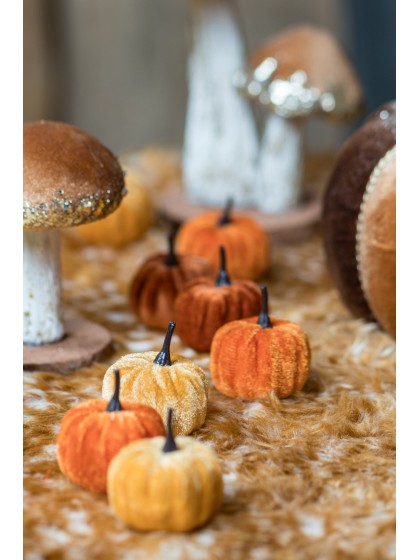 9 VELVET PUMPKINS IN NET - 3 COL ASS DIA 5CM X 6CM HT