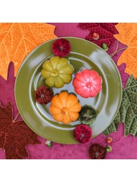 9 VELVET PUMPKINS IN NET - 3 COL ASS DIA 5CM X 6CM