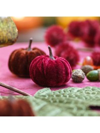 9 VELVET PUMPKINS IN NET - 3 COL ASS DIA 5CM X 6CM