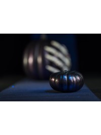 CITROUILLE POLYRESINE VIOLETTE 11.5CM X 11.5CM X 7CM