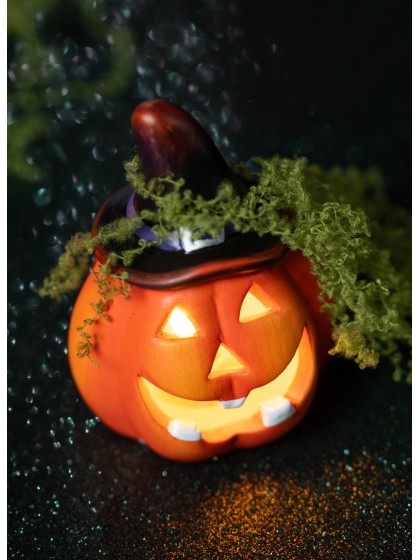 PUMPKIN WITH POINTED HAT WITH LED LIGHT 6.5CM X 6CM X 8.5CM