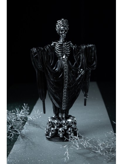 SKELETON QUEEN POLYRESIN STATUE 21CM X 10.5CM X 36,5CM