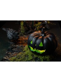 CITROUILLE RESINE NOIR ET VERT AVEC LED DIA 23CM X 21CM