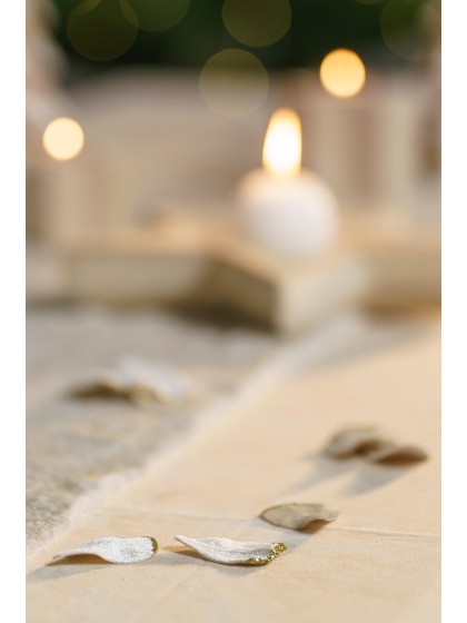 SACHET 50 PETALES VELOURS IVOIRE BORD PAILLETTE 3.5CM X 0.1CM X 5CM