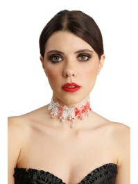 COLLIER BLANC DENTELLE ENSANGLANTEE 32CM X 0.5CM X 6CM