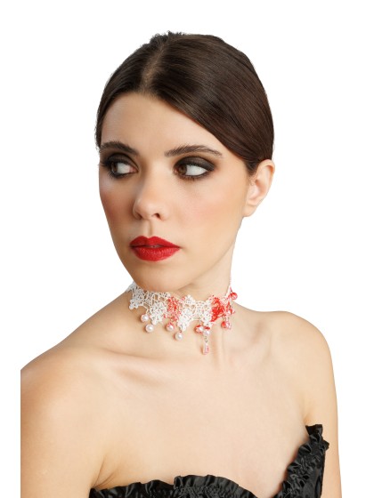 WHITE BLOODY LACE NECKLACE 32CM X 0.5CM X 6CM
