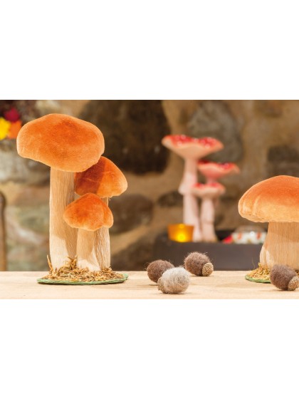 3 CHAMPIGNONS BRUN BLANC SUR SOCLE MOUSSE 11CM X 8CM X 18CM