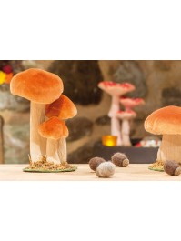 3 PILZE BRAUN WEISS AUF SCHAUMSOCKEL 11CM X 8CM X 18CM